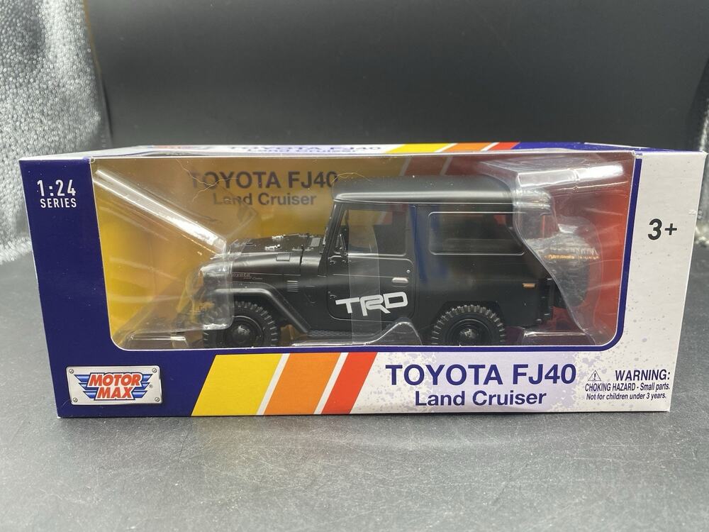 1:24 Motormax - Toyota Fj 40 Black On Black. NEW !!